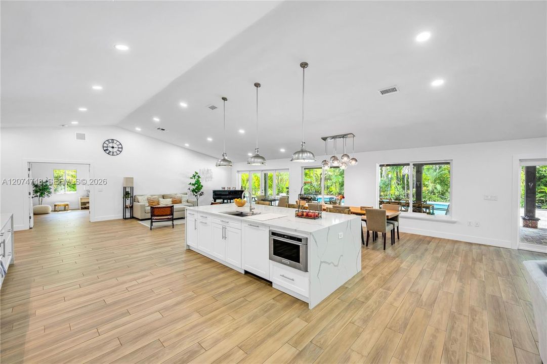For Sale: $2,699,000 (5 beds, 3 baths, 3614 Square Feet)