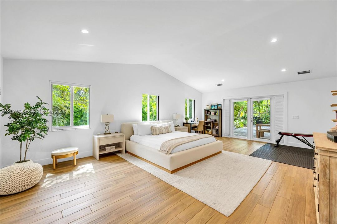 For Sale: $2,699,000 (5 beds, 3 baths, 3614 Square Feet)