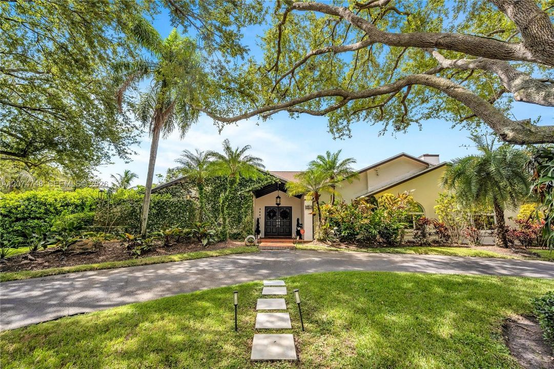 For Sale: $2,699,000 (5 beds, 3 baths, 3614 Square Feet)
