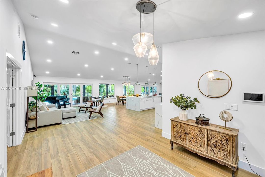 For Sale: $2,699,000 (5 beds, 3 baths, 3614 Square Feet)