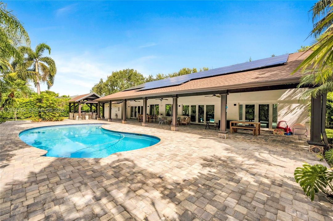 For Sale: $2,699,000 (5 beds, 3 baths, 3614 Square Feet)