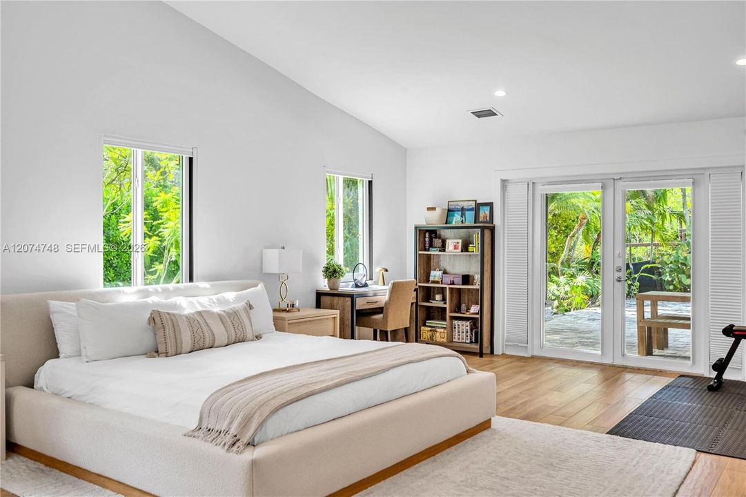 For Sale: $2,699,000 (5 beds, 3 baths, 3614 Square Feet)