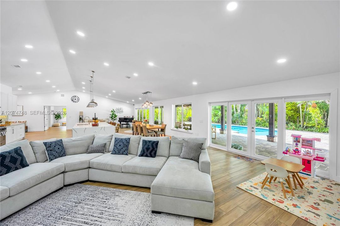 For Sale: $2,699,000 (5 beds, 3 baths, 3614 Square Feet)