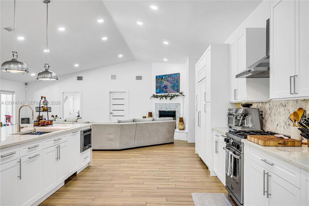 For Sale: $2,699,000 (5 beds, 3 baths, 3614 Square Feet)