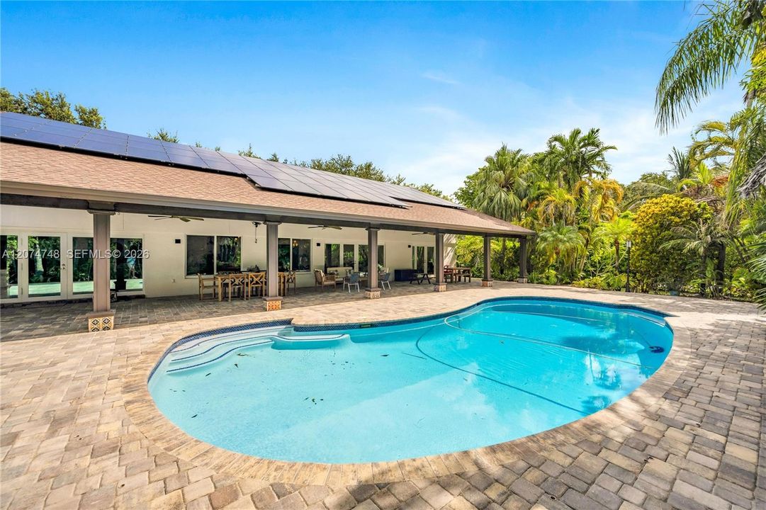 For Sale: $2,699,000 (5 beds, 3 baths, 3614 Square Feet)