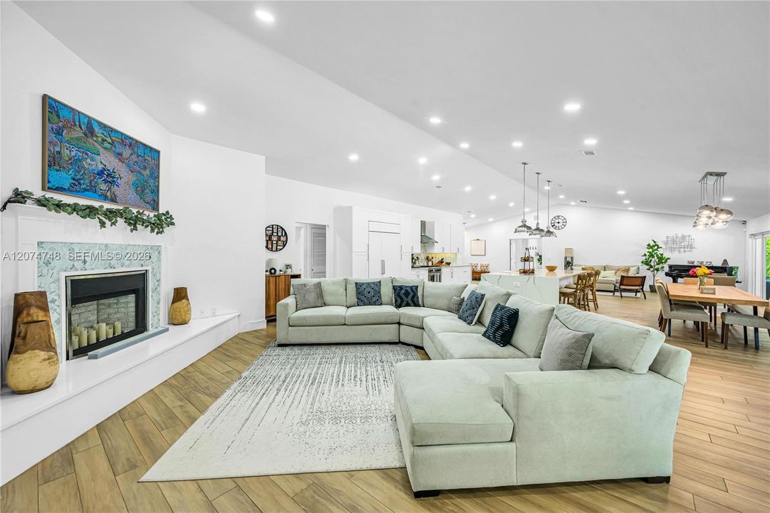 For Sale: $2,699,000 (5 beds, 3 baths, 3614 Square Feet)
