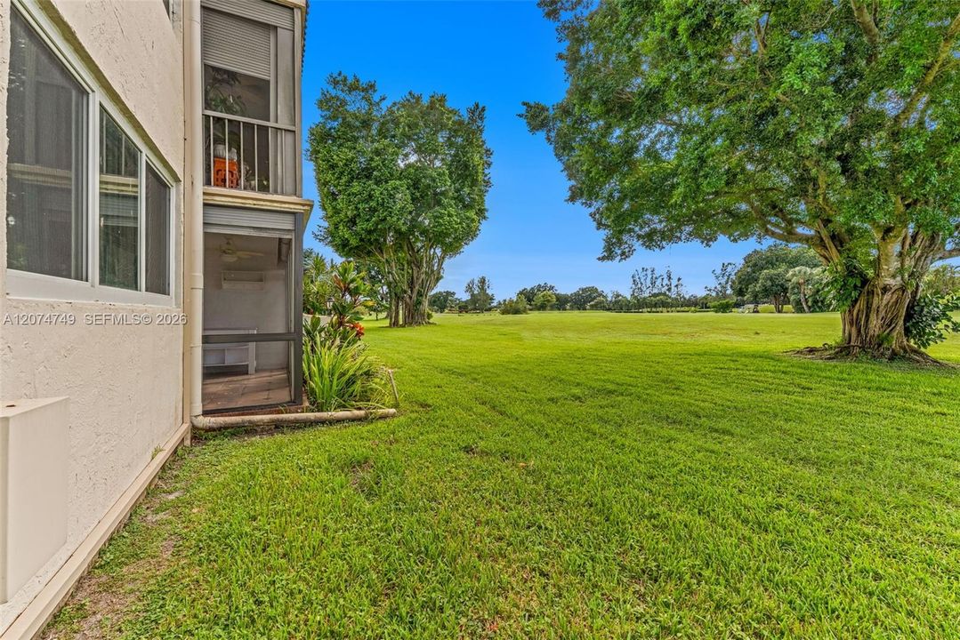 For Sale: $190,000 (2 beds, 2 baths, 1170 Square Feet)