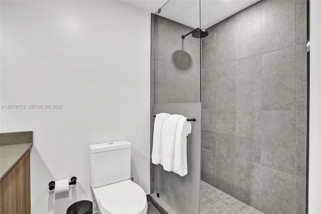 For Sale: $579,900 (1 beds, 2 baths, 597 Square Feet)