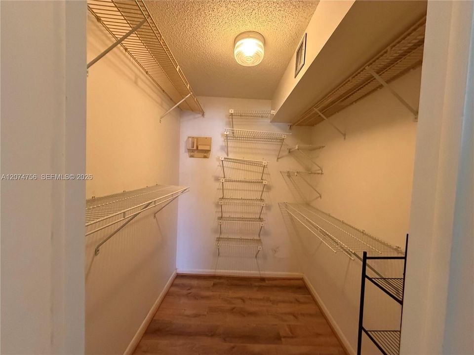 En Renta: $2,000 (2 camas, 2 baños, 1050 Pies cuadrados)