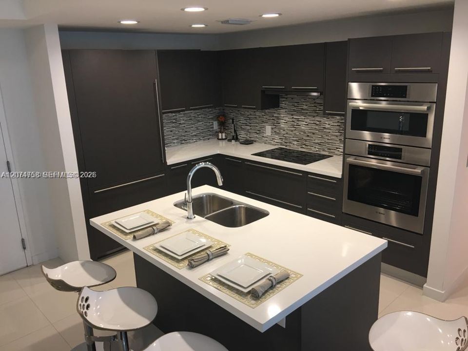 For Sale: $465,000 (2 beds, 2 baths, 1130 Square Feet)
