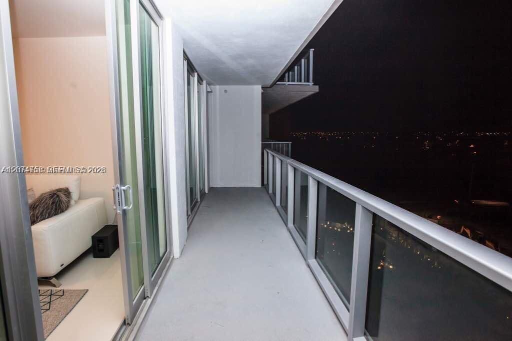 For Sale: $465,000 (2 beds, 2 baths, 1130 Square Feet)