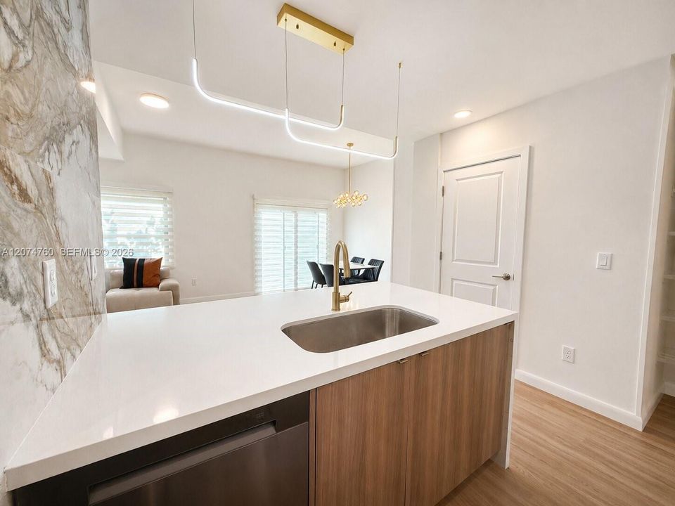 For Sale: $599,999 (3 beds, 2 baths, 1500 Square Feet)