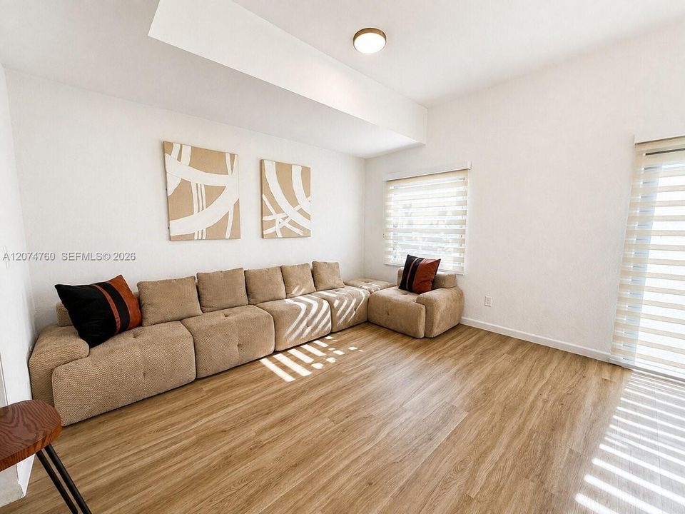 For Sale: $599,999 (3 beds, 2 baths, 1500 Square Feet)