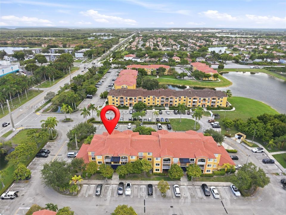 For Rent: $1,750 (1 beds, 1 baths, 746 Square Feet)
