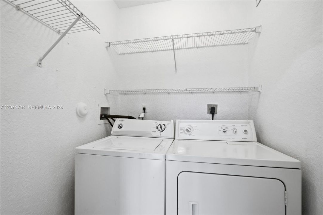 For Rent: $1,750 (1 beds, 1 baths, 746 Square Feet)