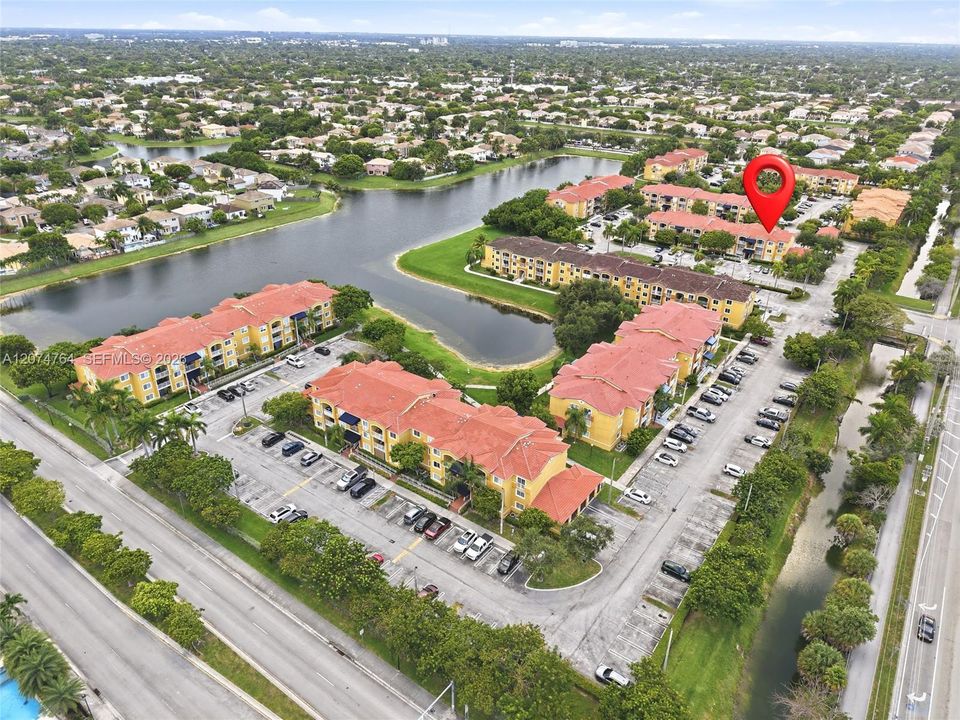 For Rent: $1,750 (1 beds, 1 baths, 746 Square Feet)
