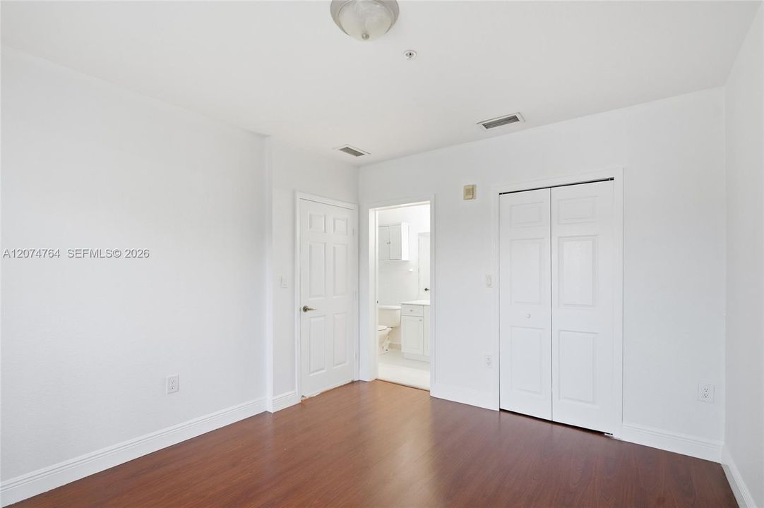For Rent: $1,750 (1 beds, 1 baths, 746 Square Feet)