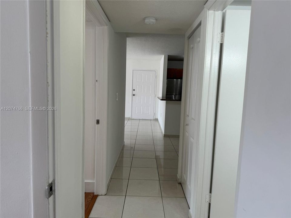 For Rent: $2,300 (2 beds, 2 baths, 896 Square Feet)