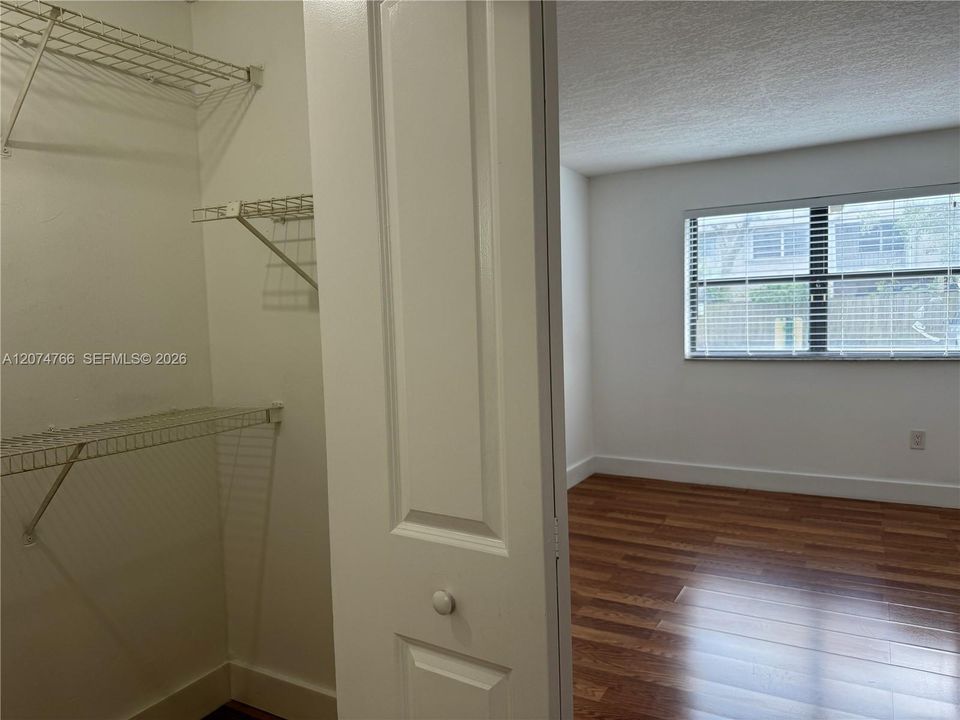 For Rent: $2,300 (2 beds, 2 baths, 896 Square Feet)