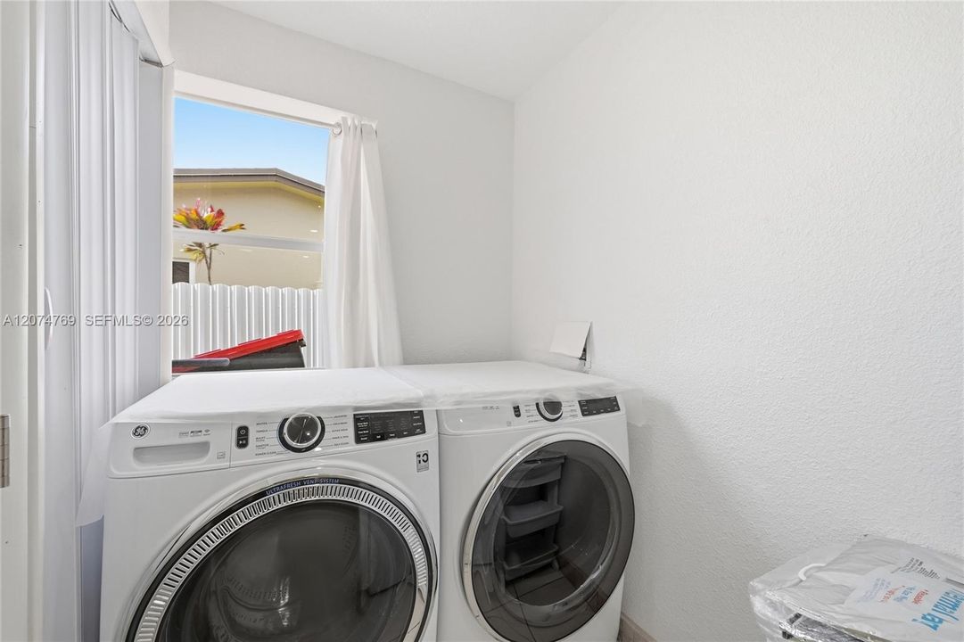 En Venta: $524,900 (3 camas, 2 baños, 1537 Pies cuadrados)