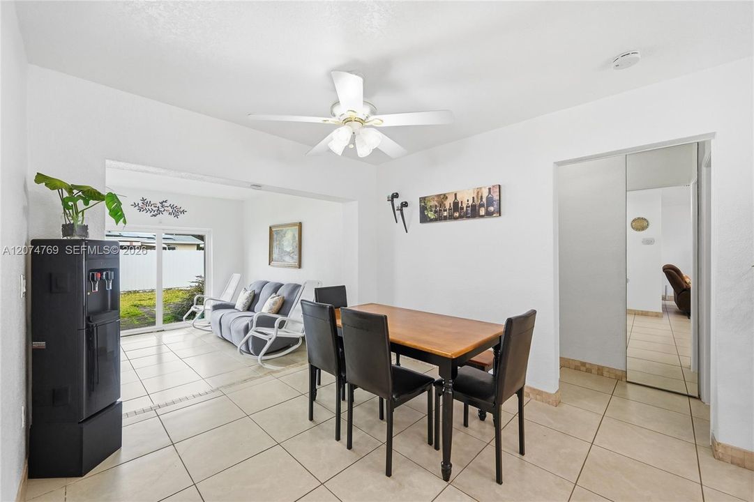 En Venta: $524,900 (3 camas, 2 baños, 1537 Pies cuadrados)