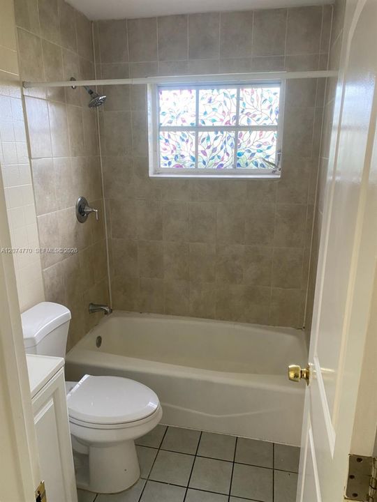 For Rent: $2,275 (3 beds, 1 baths, 1012 Square Feet)
