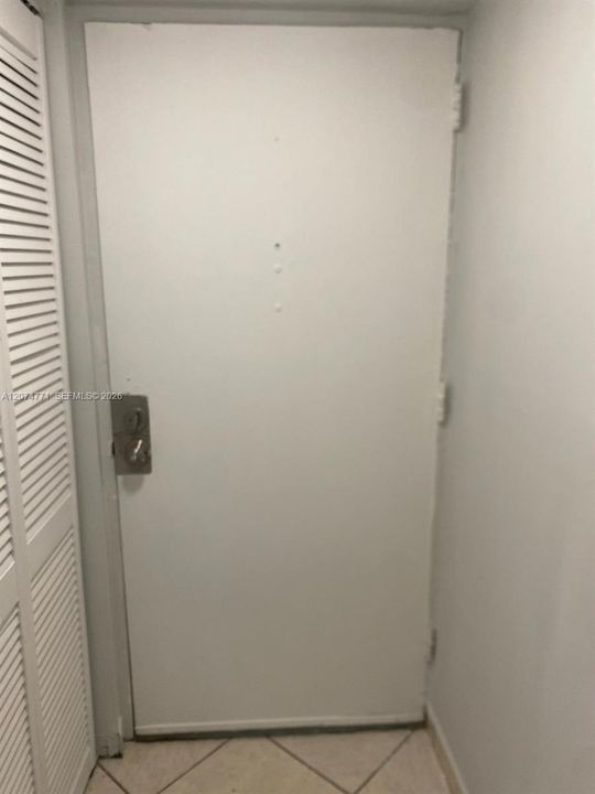 For Sale: $249,500 (2 beds, 1 baths, 777 Square Feet)