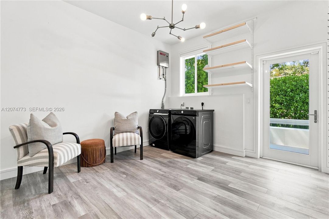 En Venta: $3,495,000 (3 camas, 3 baños, 2337 Pies cuadrados)