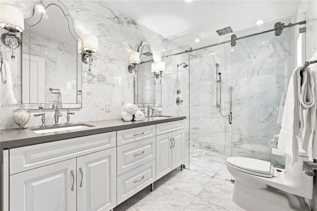 En Venta: $3,495,000 (3 camas, 3 baños, 2337 Pies cuadrados)