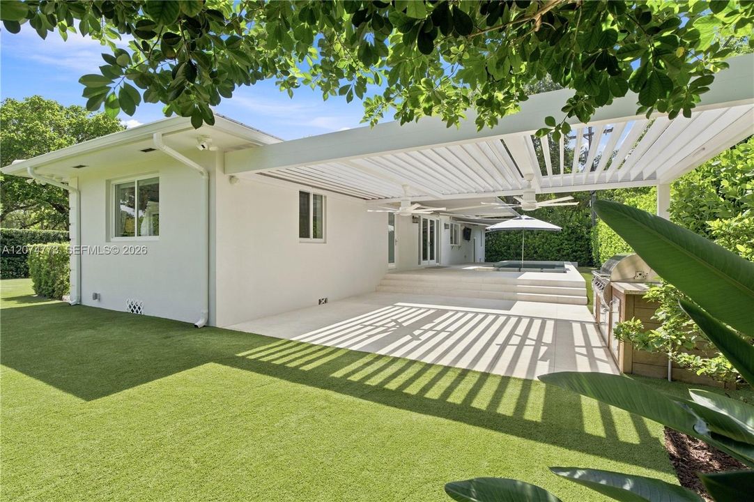 En Venta: $3,495,000 (3 camas, 3 baños, 2337 Pies cuadrados)