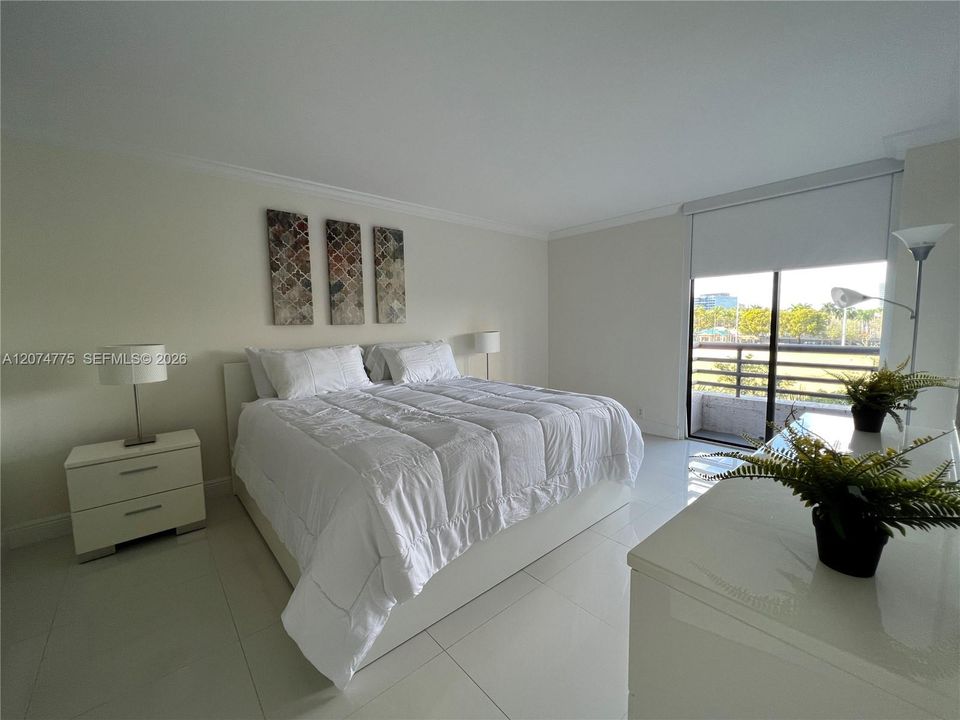For Sale: $400,000 (3 beds, 2 baths, 1302 Square Feet)