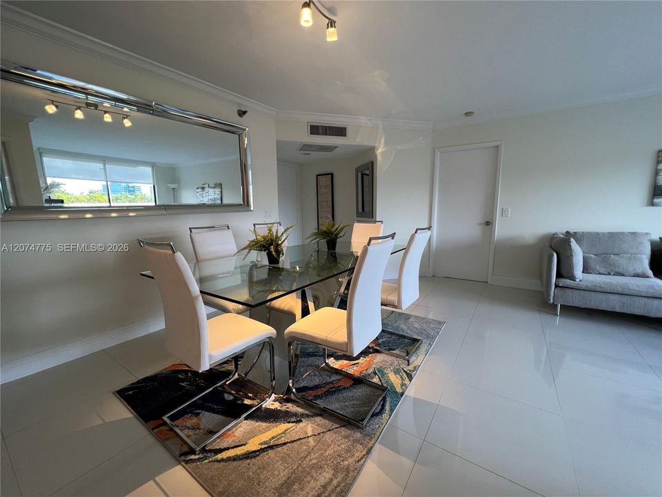 For Sale: $400,000 (3 beds, 2 baths, 1302 Square Feet)