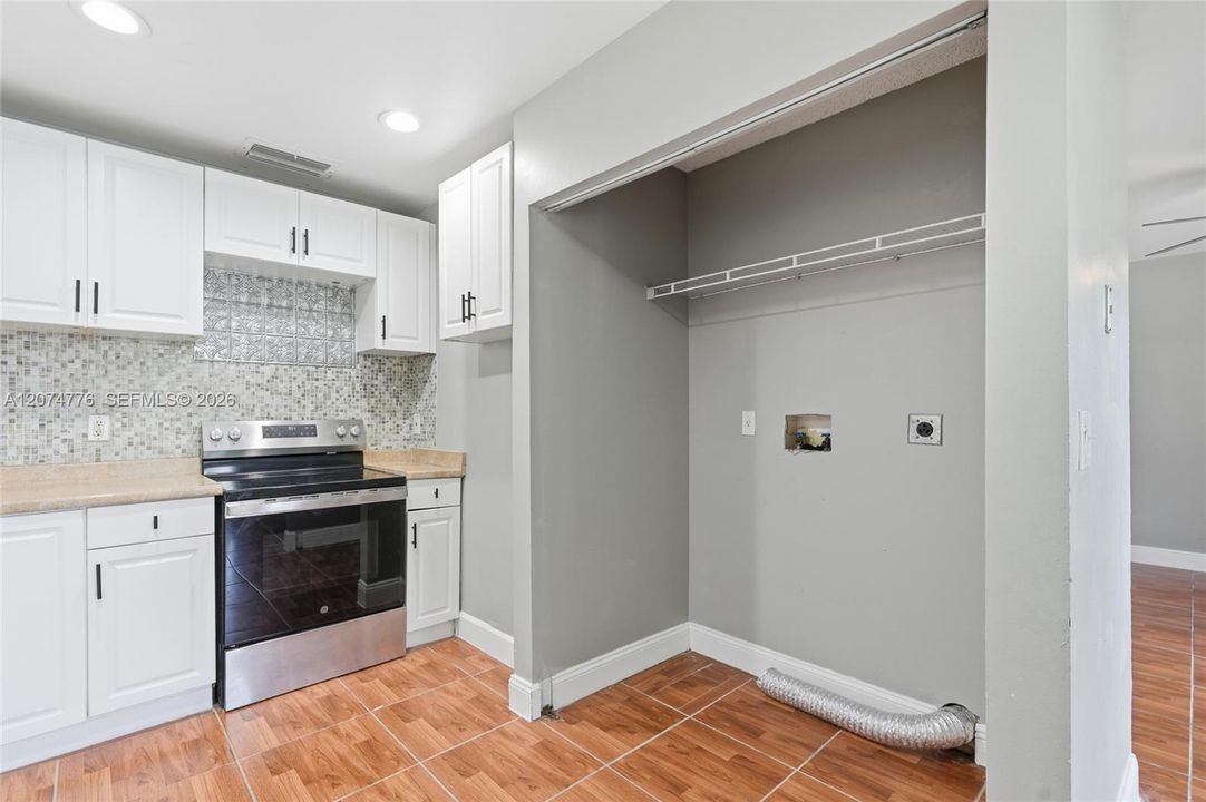 For Rent: $2,150 (3 beds, 2 baths, 1050 Square Feet)