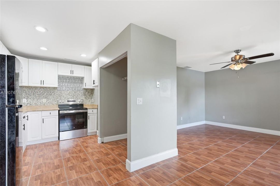 For Rent: $2,150 (3 beds, 2 baths, 1050 Square Feet)