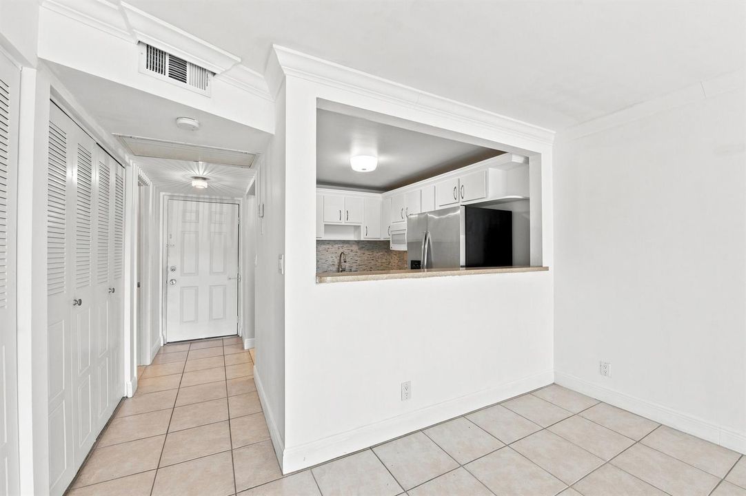 Foyer into dinning area