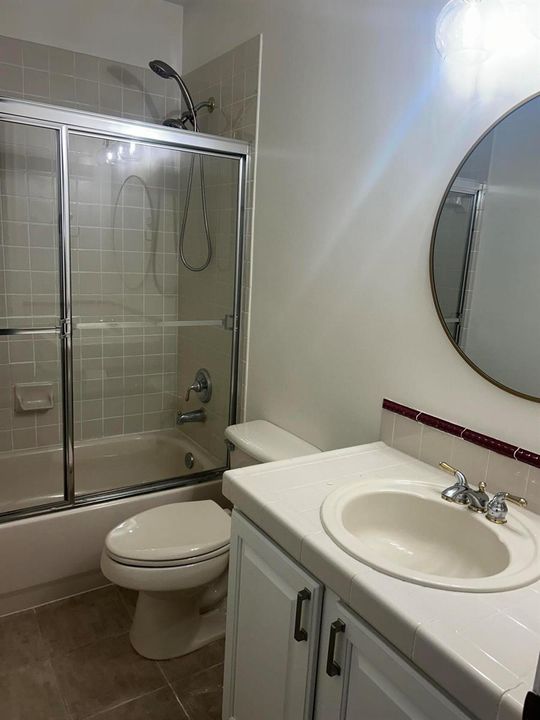 1040 Arezzo guest bath