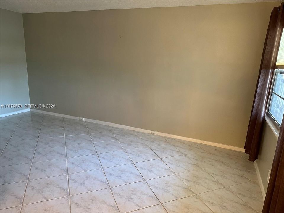 For Rent: $1,800 (2 beds, 2 baths, 896 Square Feet)