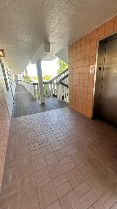 For Rent: $1,800 (2 beds, 2 baths, 896 Square Feet)