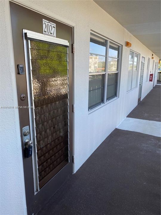 For Rent: $1,800 (2 beds, 2 baths, 896 Square Feet)
