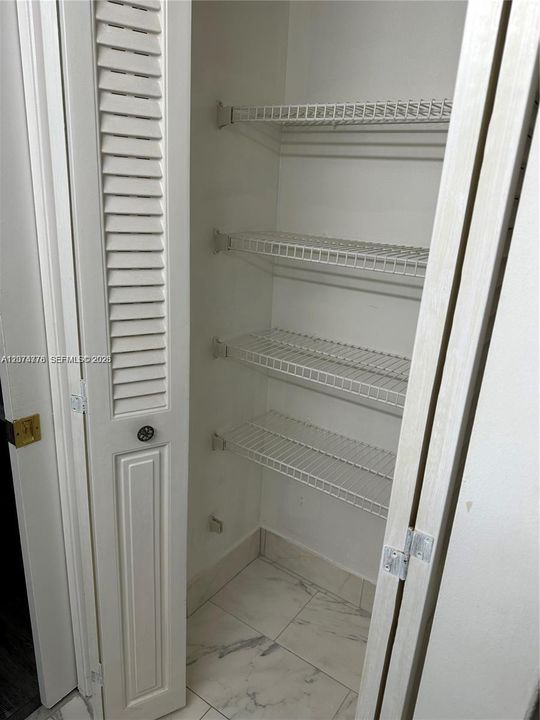 For Rent: $1,800 (2 beds, 2 baths, 896 Square Feet)