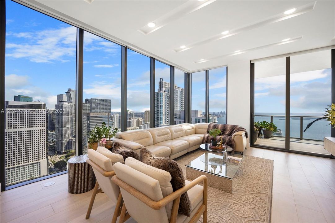 For Sale: $1,890,000 (3 beds, 3 baths, 1753 Square Feet)