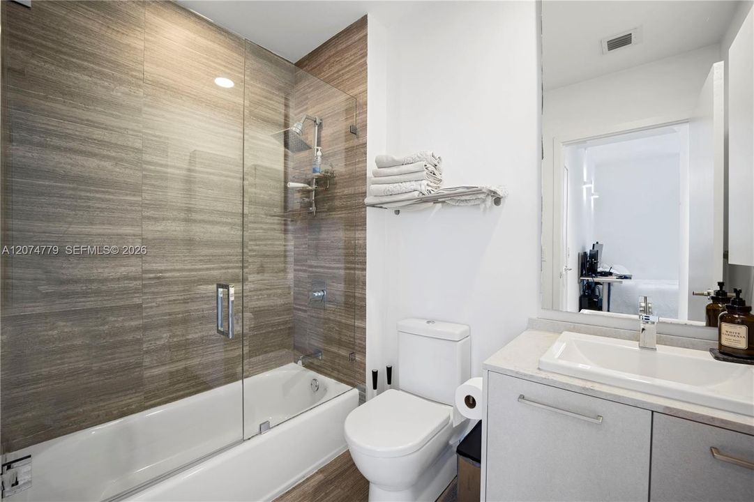 For Sale: $1,890,000 (3 beds, 3 baths, 1753 Square Feet)