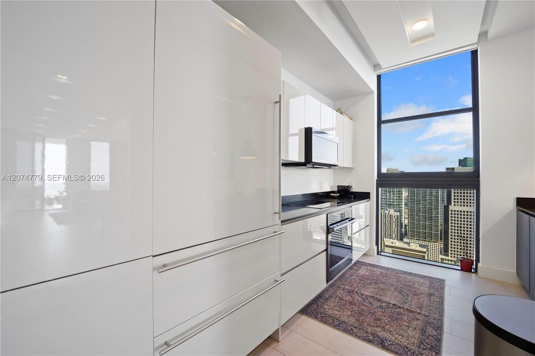 For Sale: $1,890,000 (3 beds, 3 baths, 1753 Square Feet)