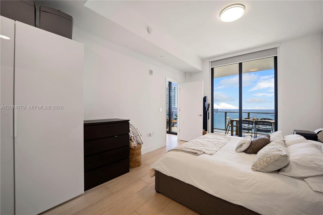 For Sale: $1,890,000 (3 beds, 3 baths, 1753 Square Feet)