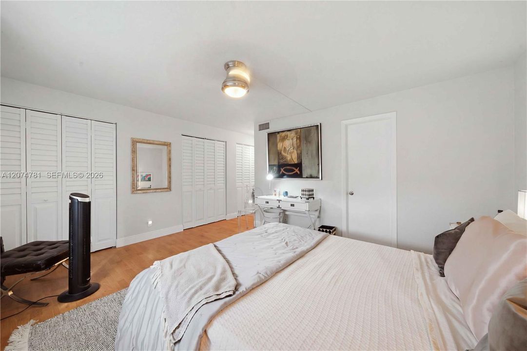 For Sale: $245,000 (2 beds, 2 baths, 1190 Square Feet)