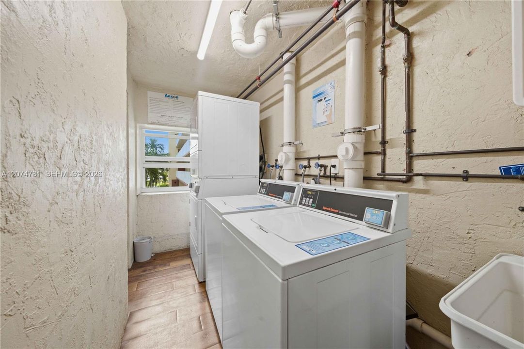 For Sale: $245,000 (2 beds, 2 baths, 1190 Square Feet)