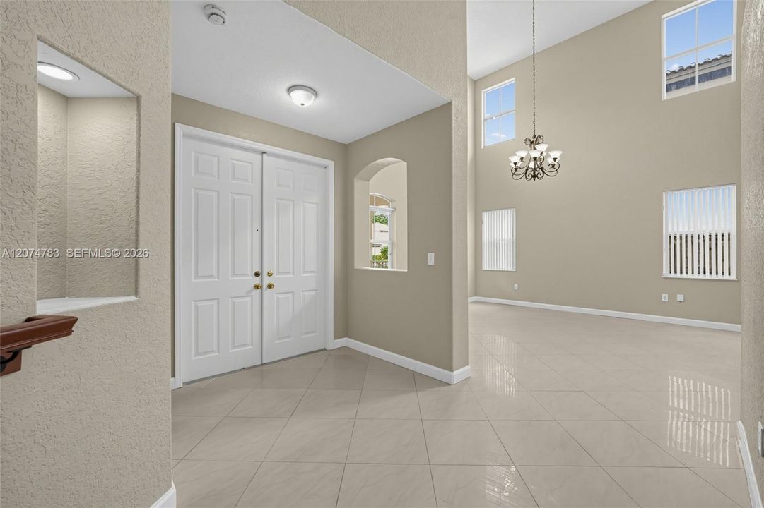 Active With Contract: $729,900 (3 beds, 3 baths, 2911 Square Feet)