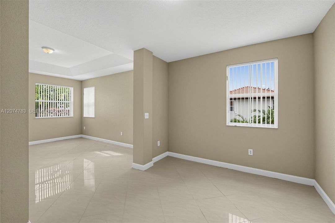 Active With Contract: $729,900 (3 beds, 3 baths, 2911 Square Feet)