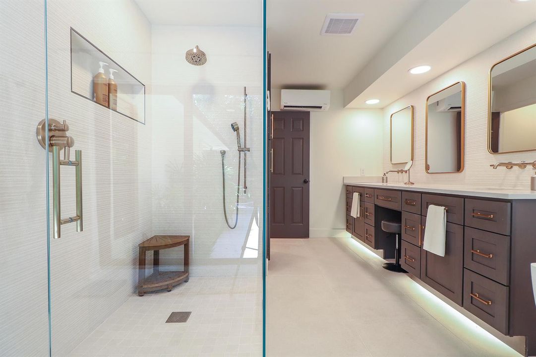 23-Master Bathroom