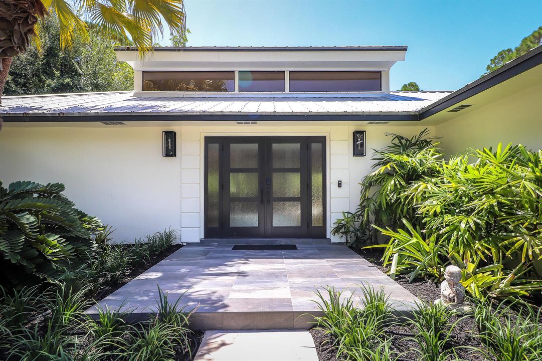 06-Front Entryway